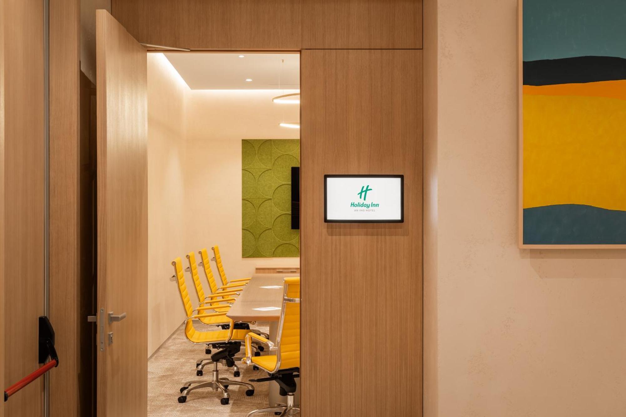 Otel By Ihg Almatı