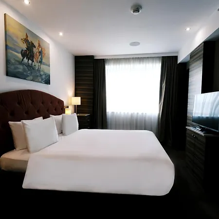 Holiday Inn Almaty By Ihg Exterior photo