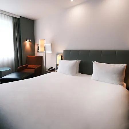 Holiday Inn Almaty By Ihg Exterior photo