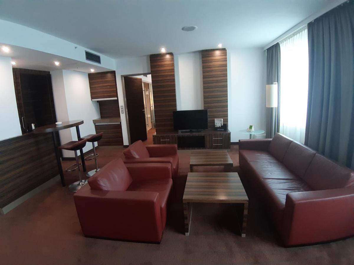 By Ihg Hotel 4*