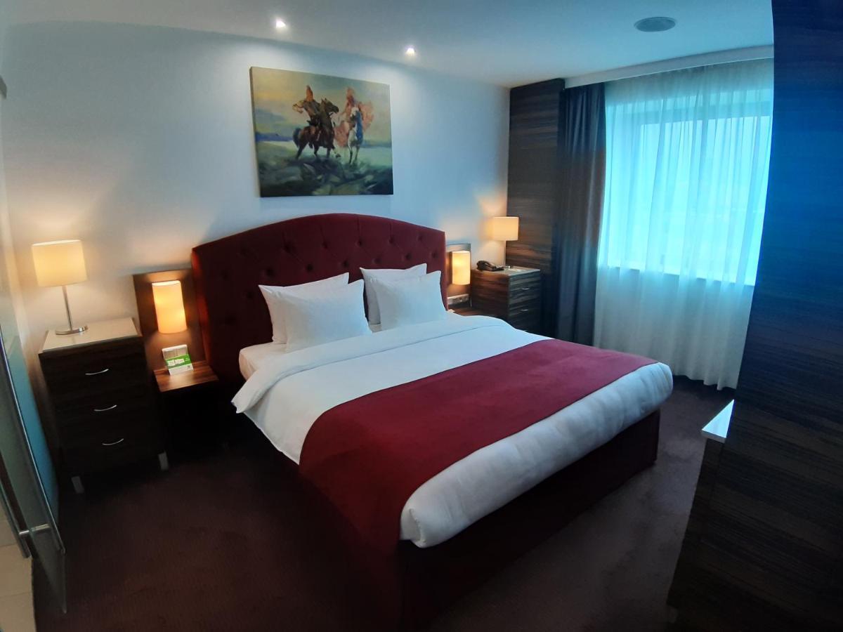 Hotel By Ihg 4*