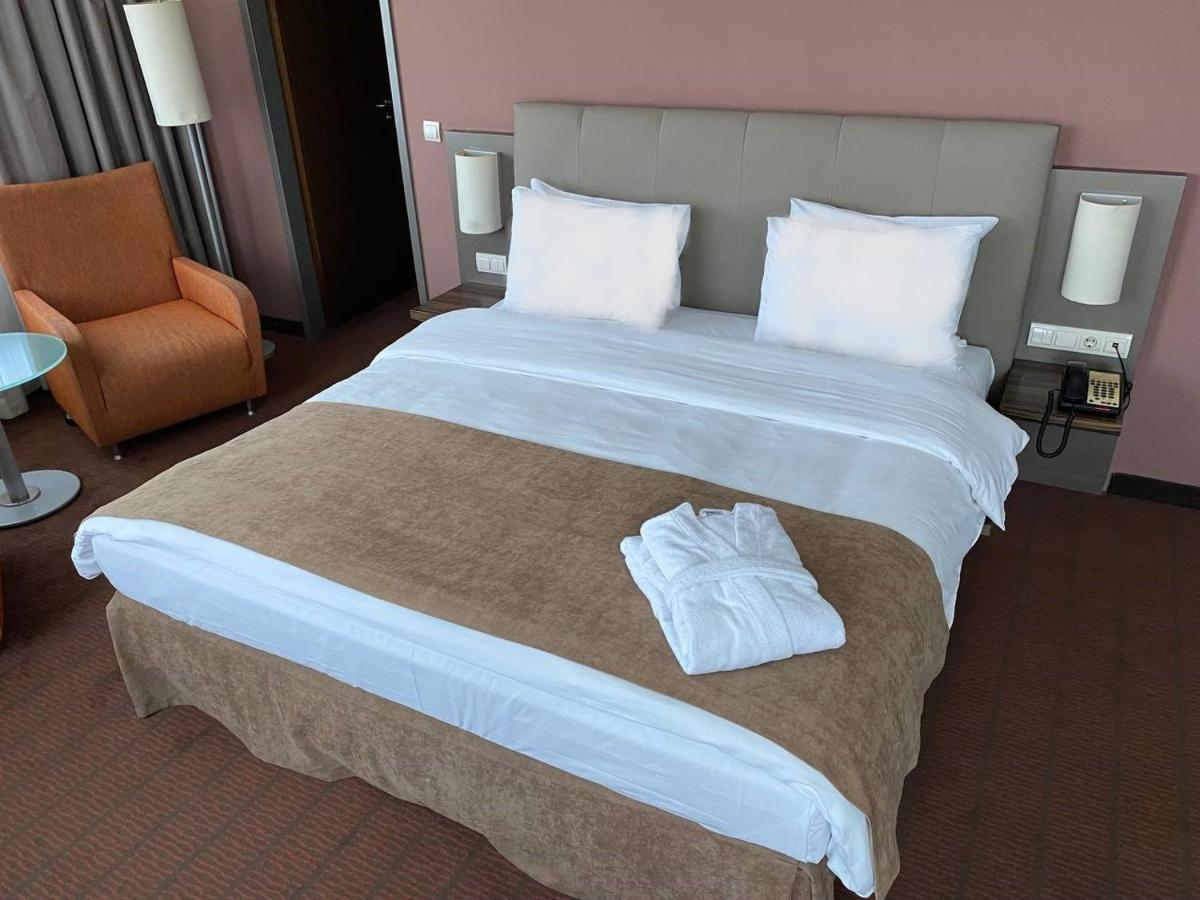 Hotel By Ihg