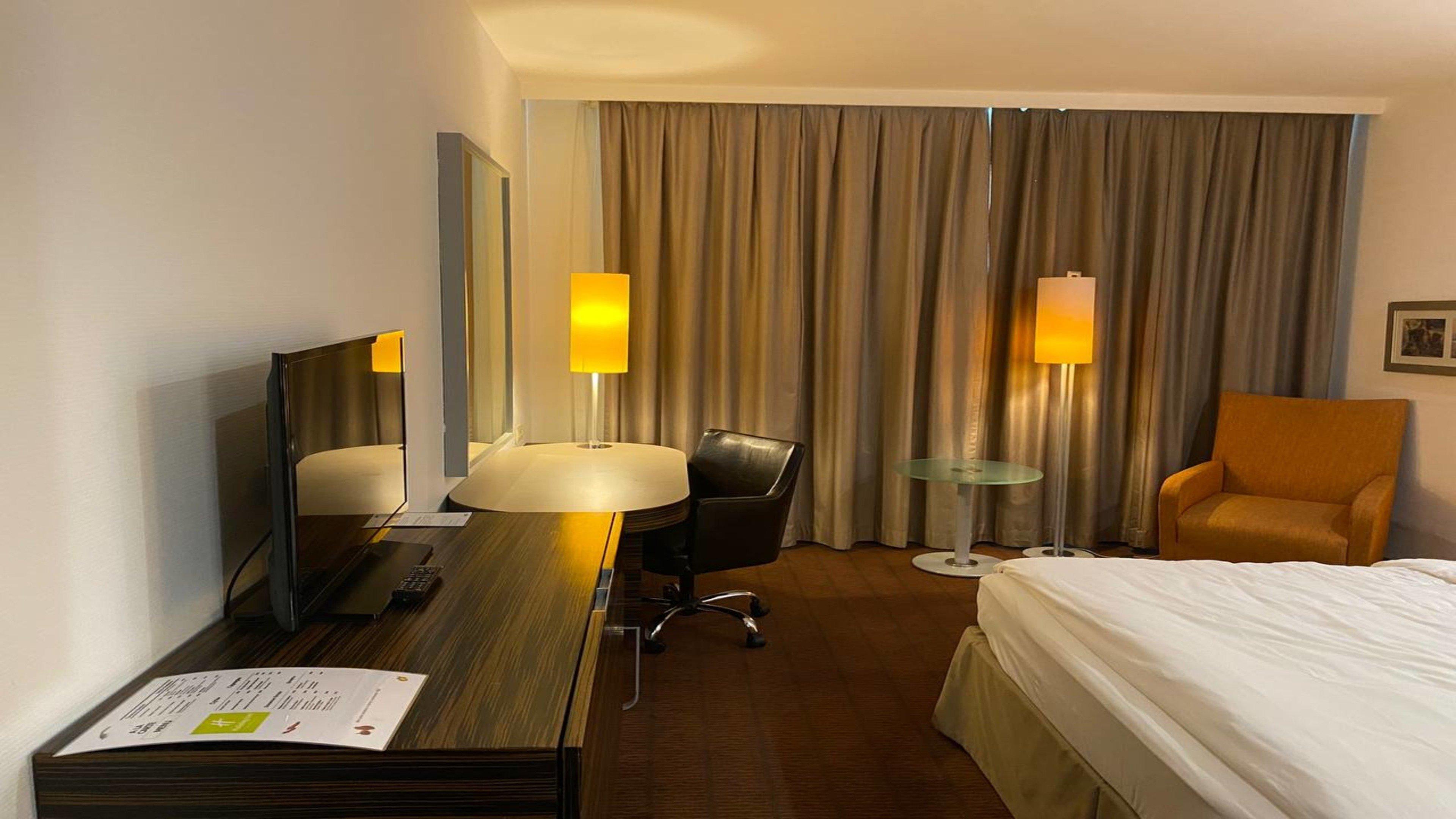 Hotel By Ihg Almaty