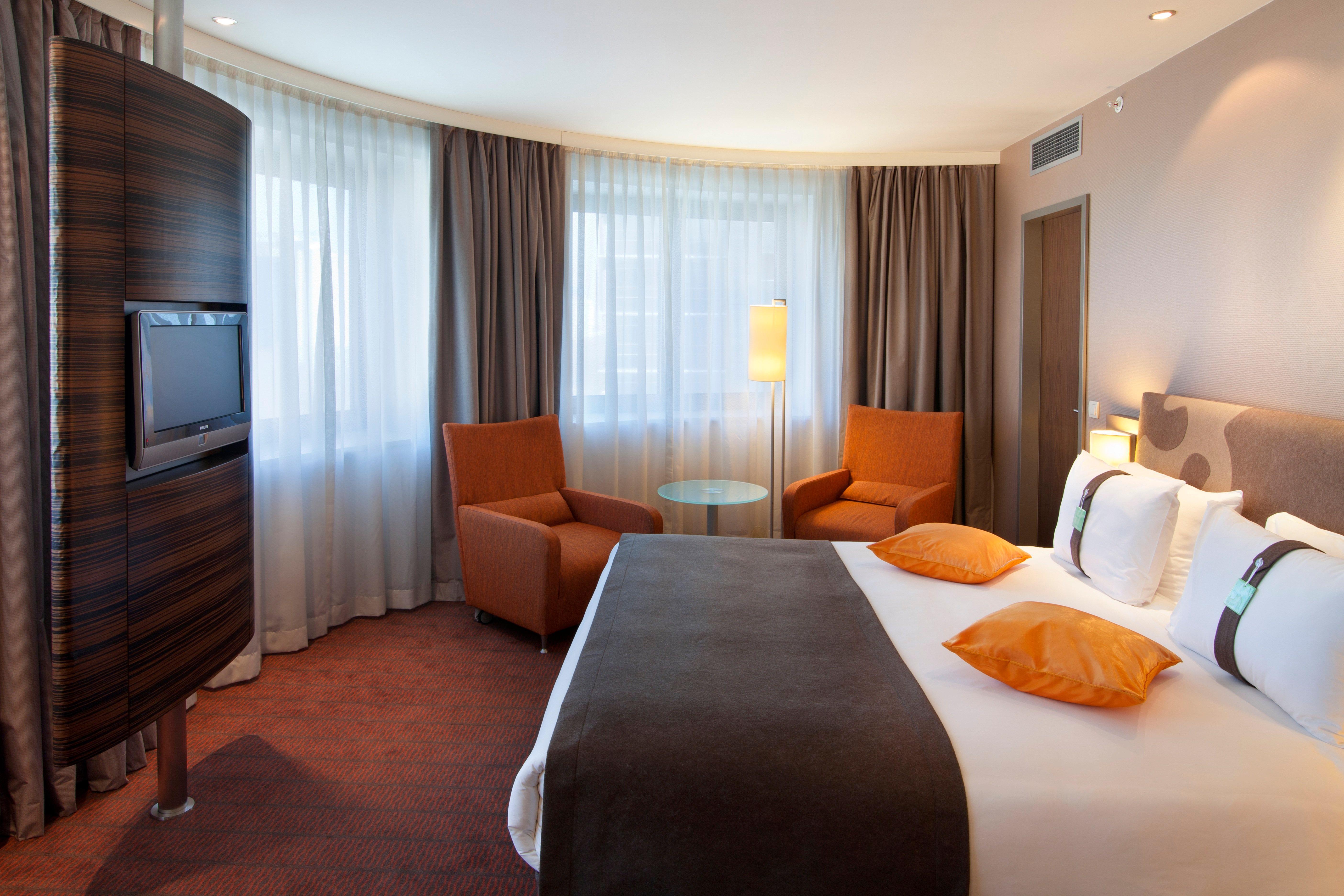 Hotel By Ihg