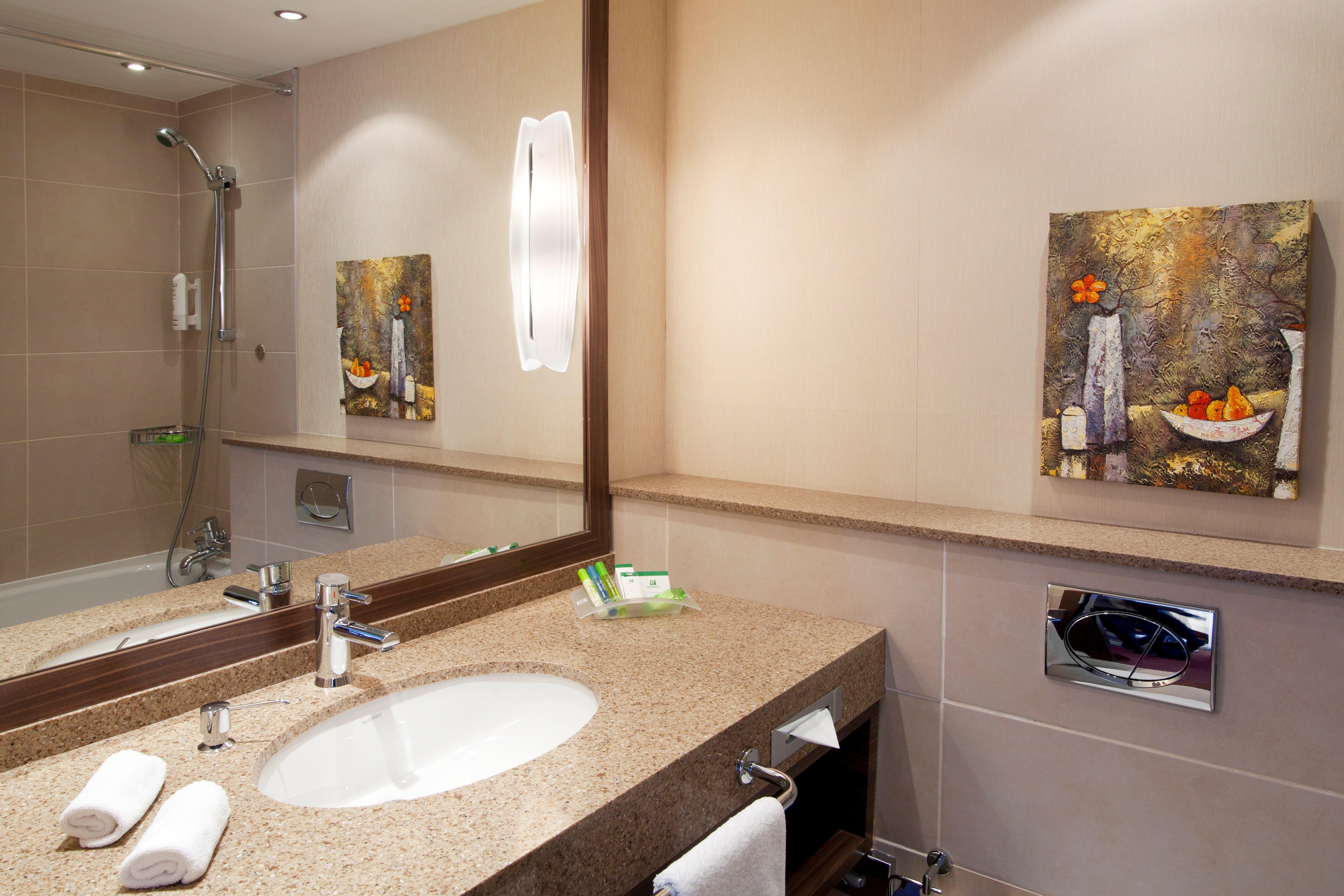 Hotel By Ihg