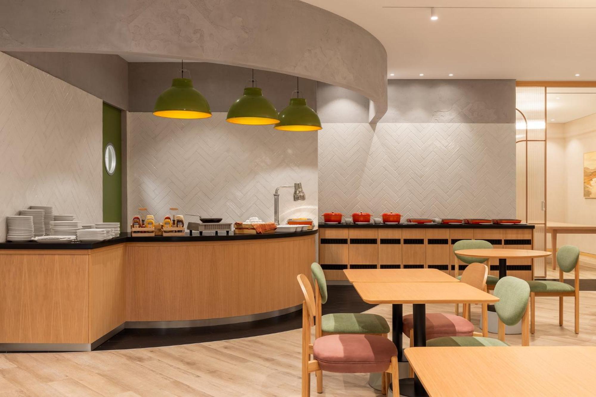 Hotel By Ihg