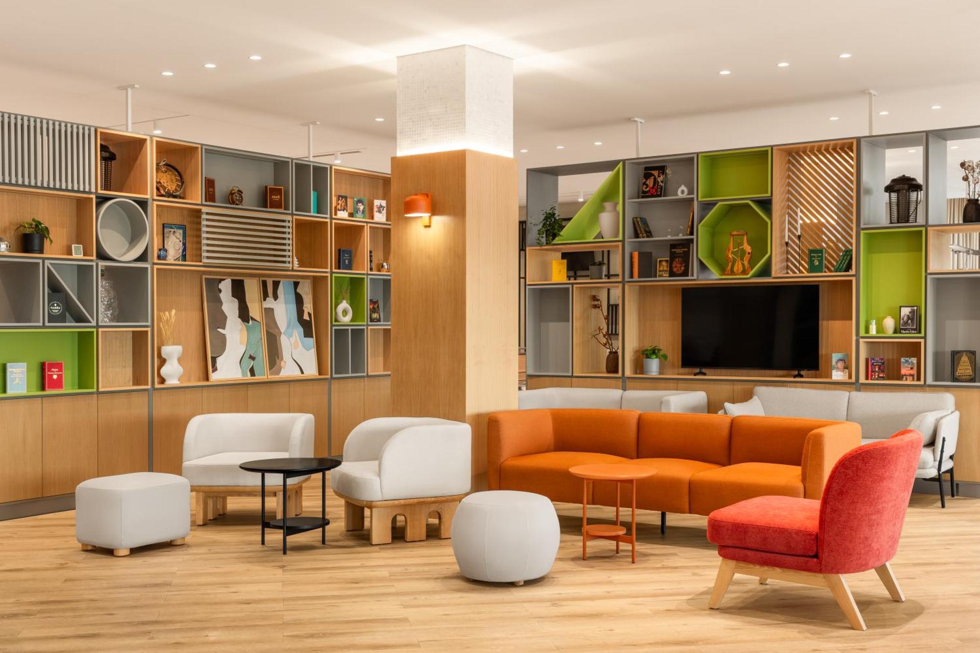 Hotel By Ihg 4*
