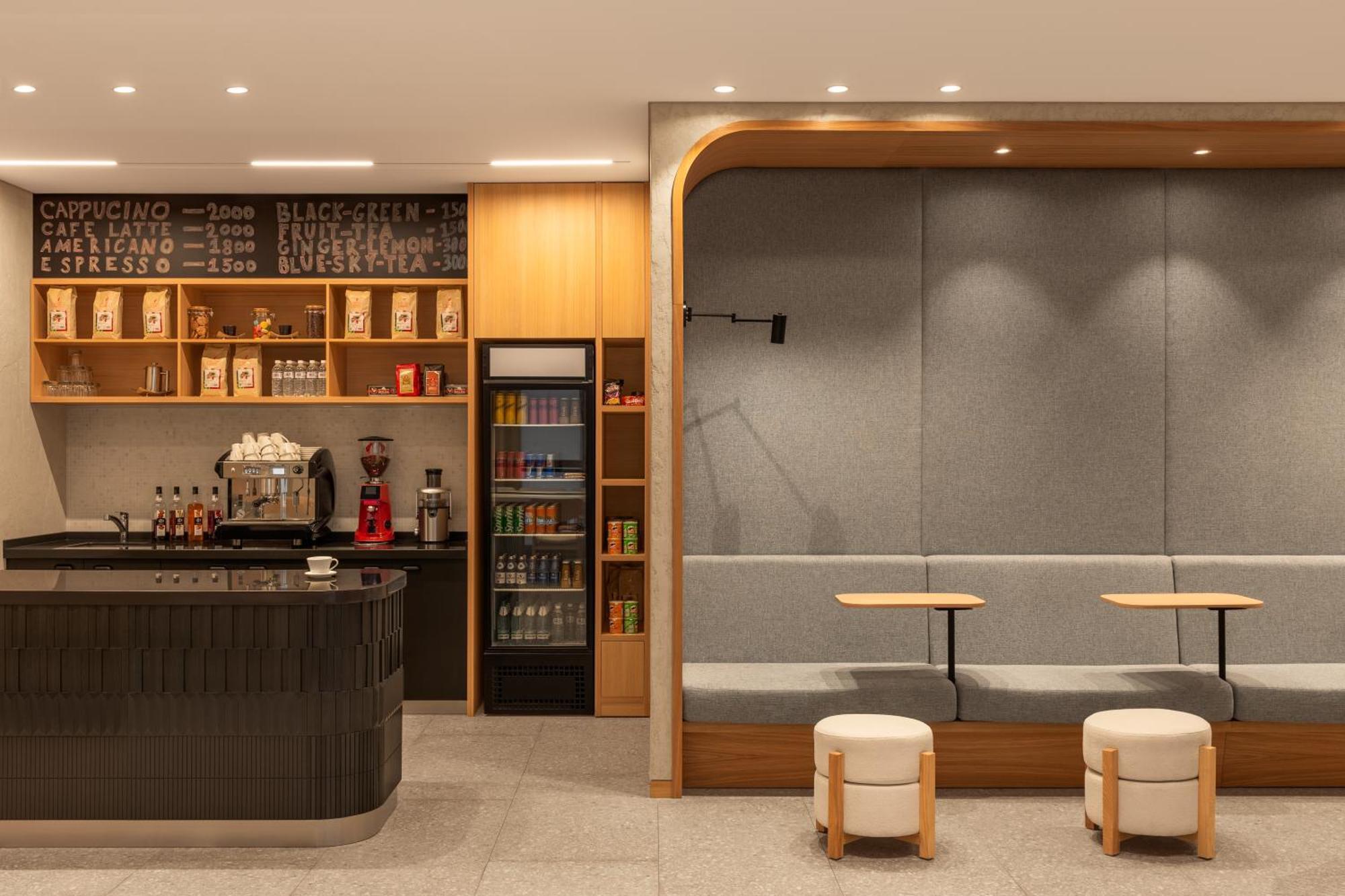 Hotel By Ihg Almaty