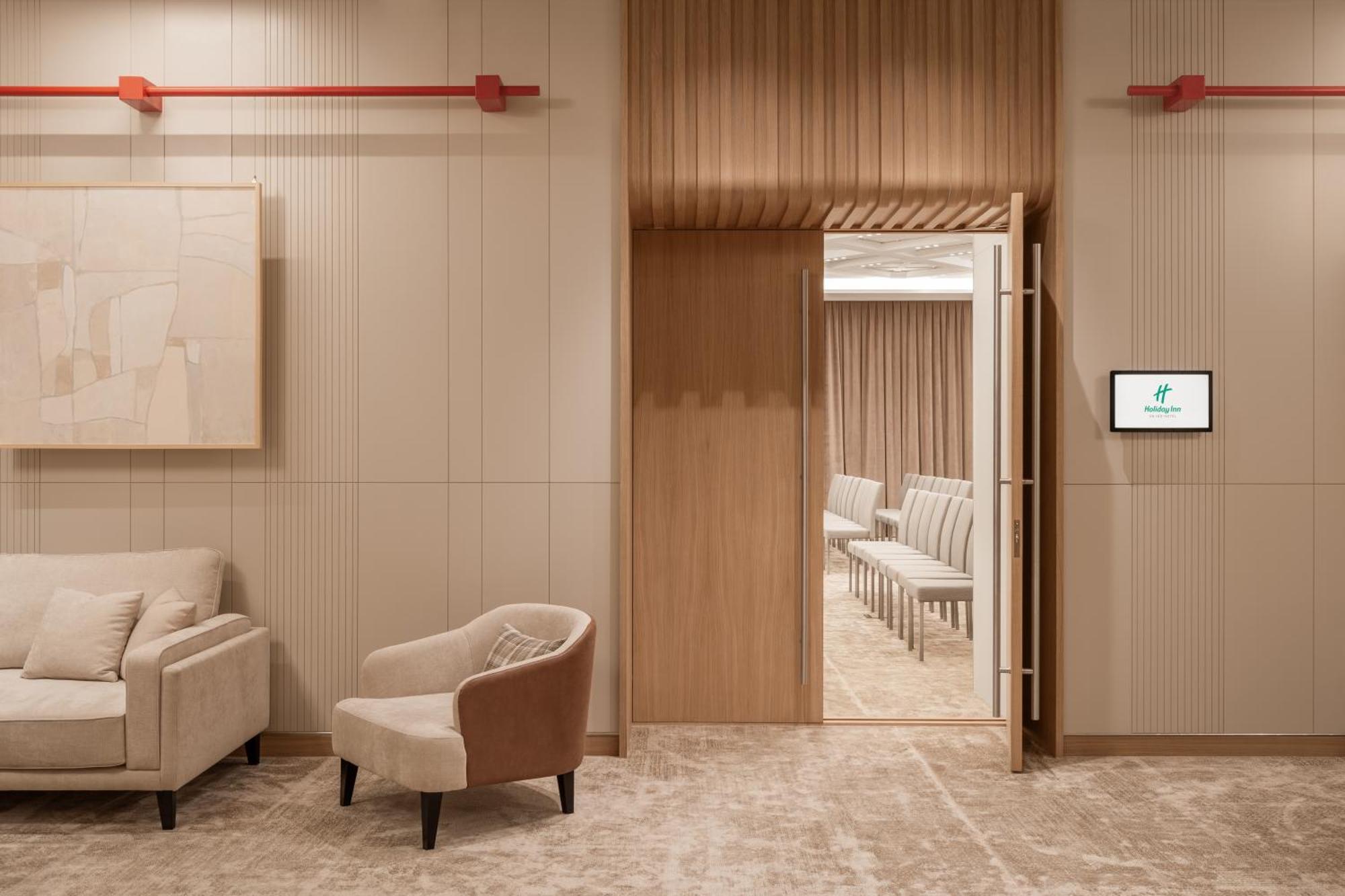 Hotel By Ihg 4*