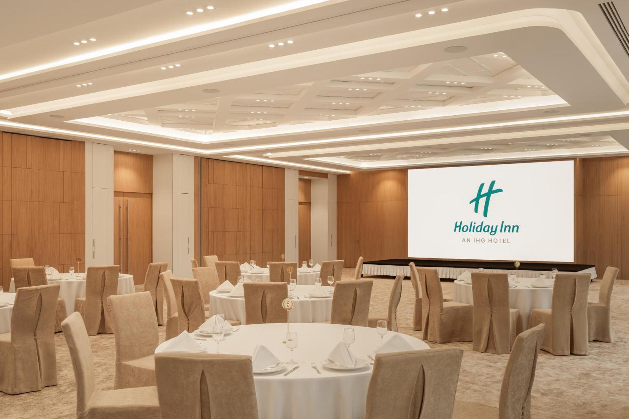 By Ihg