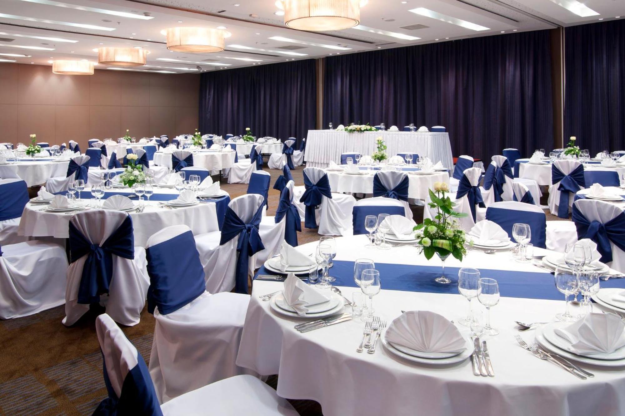 Hotel By Ihg