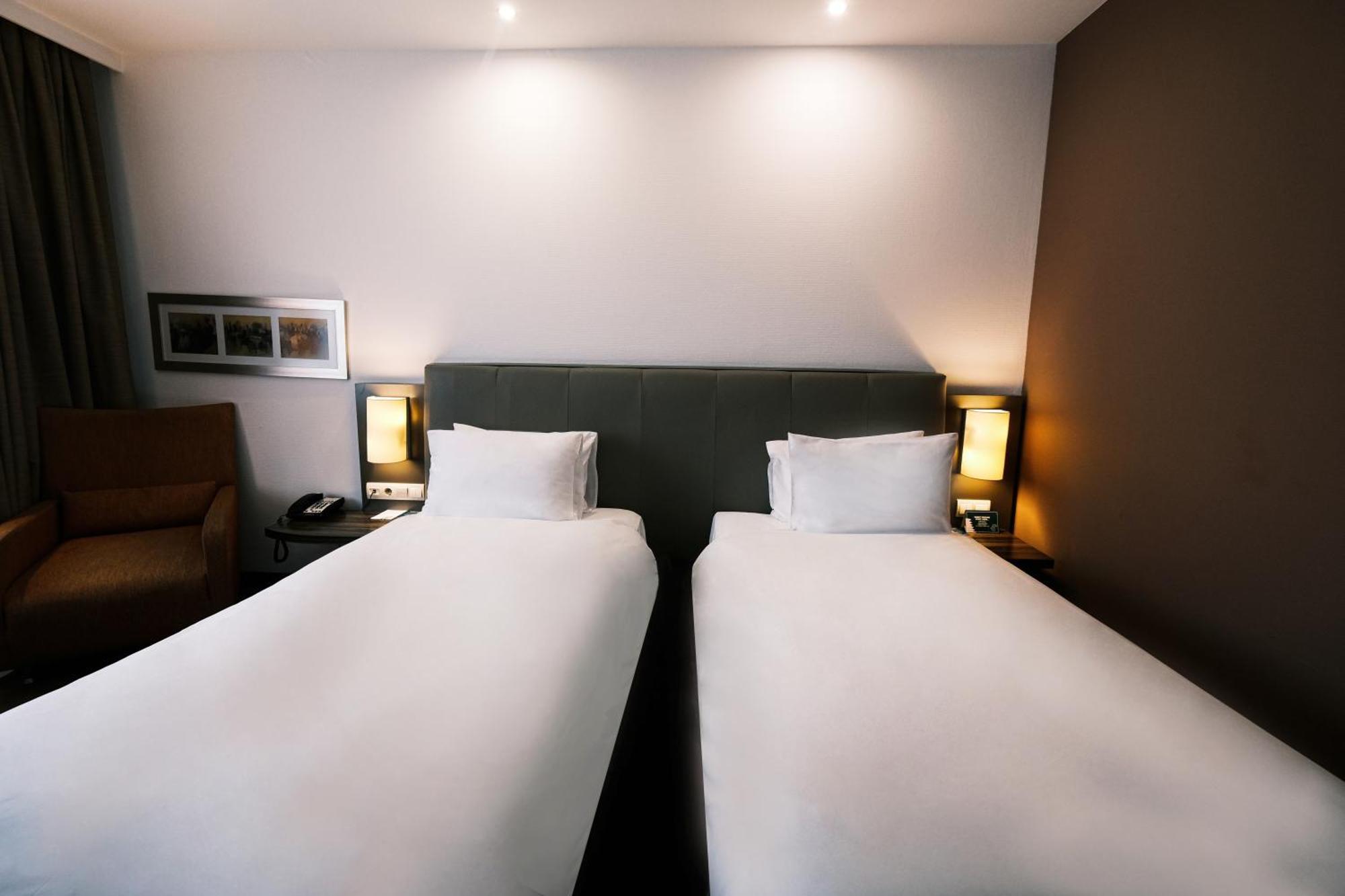 Hotel By Ihg