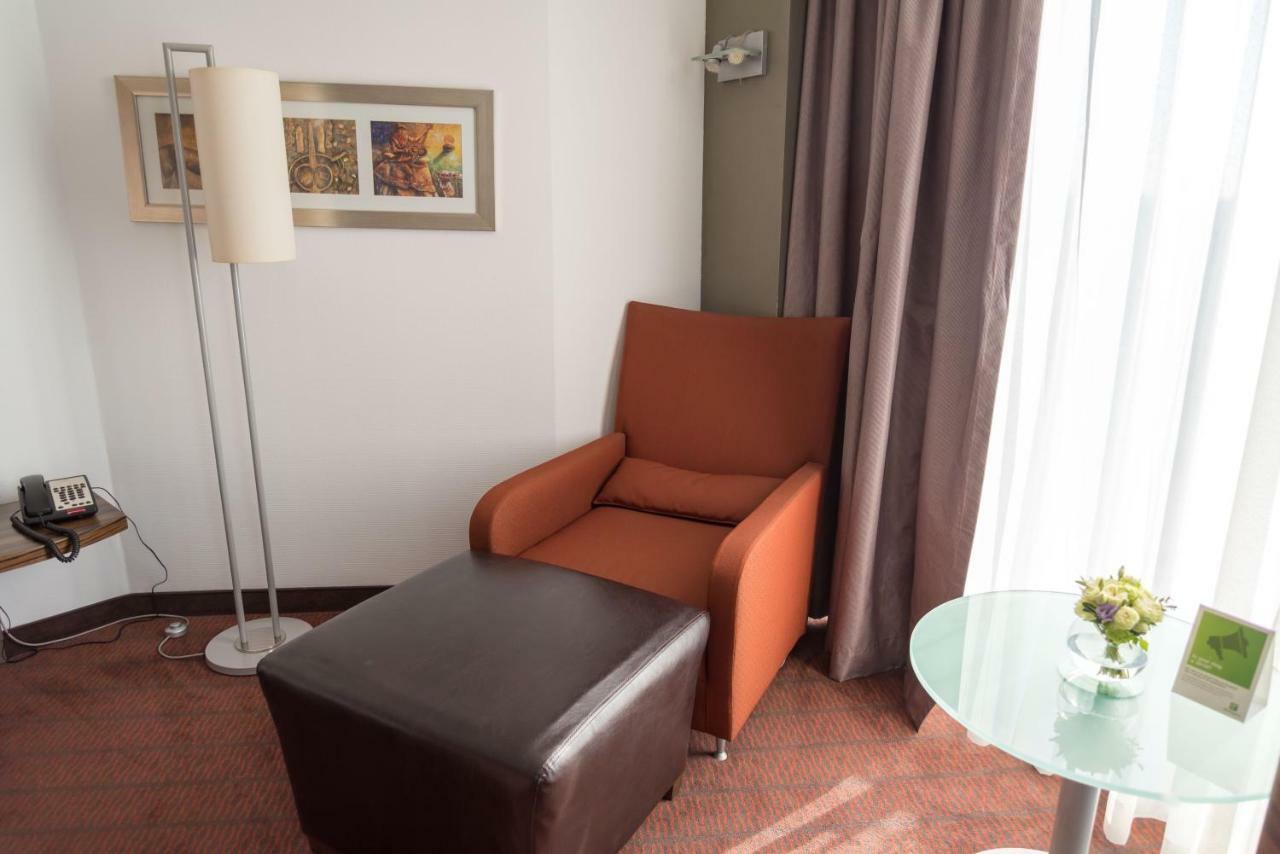 By Ihg